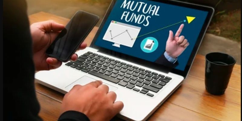 Tips for becoming a successful mutual fund distributor in India.